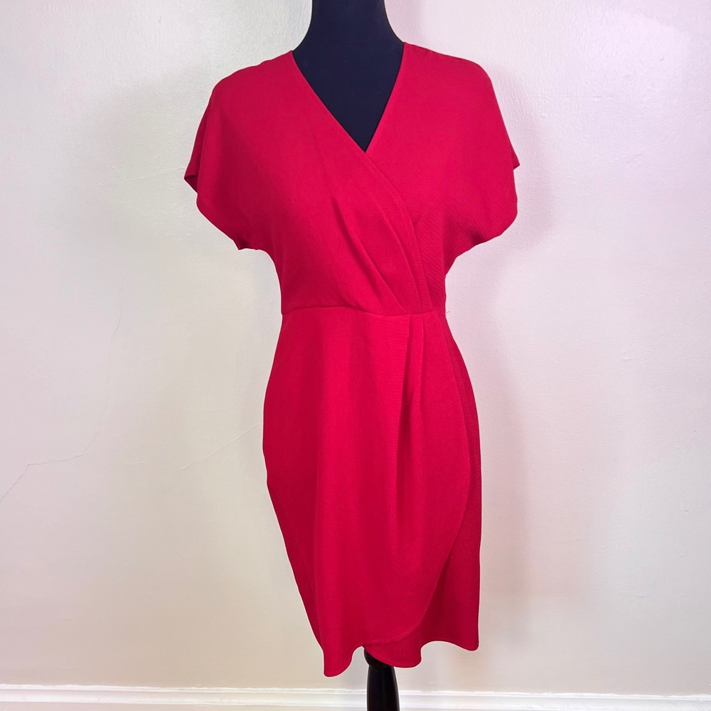 London Times Faux Wrap Sheath Dress 6 Red V-Neck Crepe Cocktail Professional